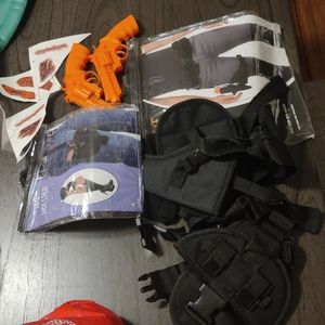 "Lara Croft" accessories